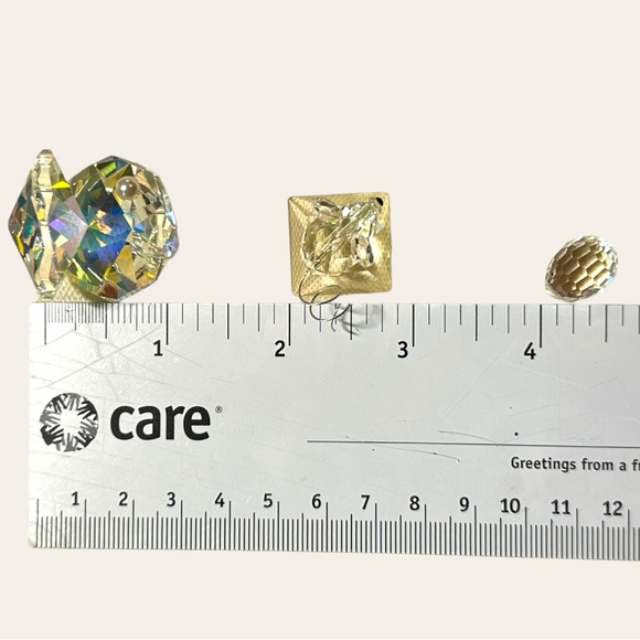 Set of 3 Miniature Crystal Figurines on Display Mirror Plate - Picture 15 of 15